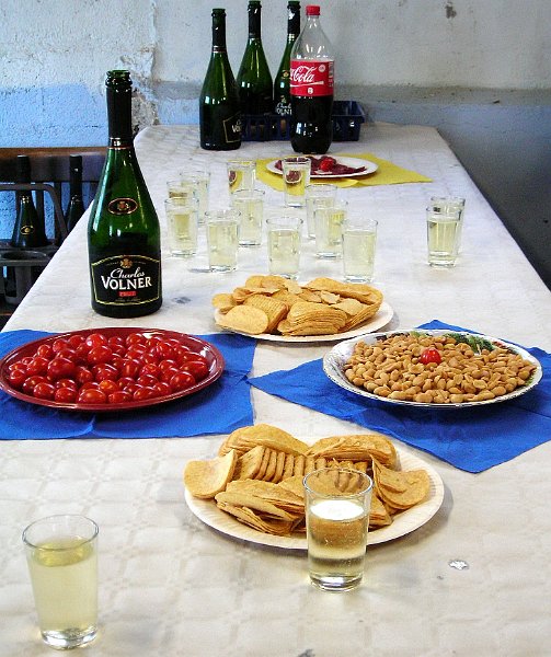 2011-10-13 04 C_est l_heure de l_apero.JPG